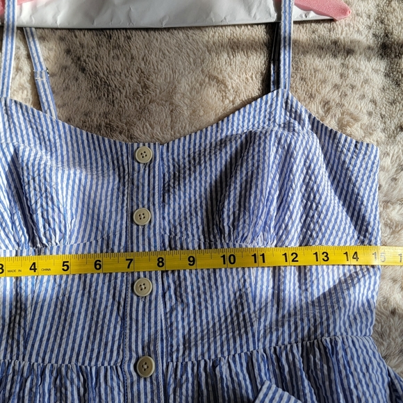 J. Crew Tie-waist midi dress in seersucker, size 2 - Picture 16 of 16